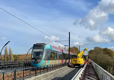 Nouveauté : grues mobiles sur chenilles disponibles en location chez NEWLOC